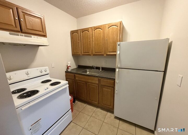 Property Photo:  54 Grafton Street A1  CT 06106 