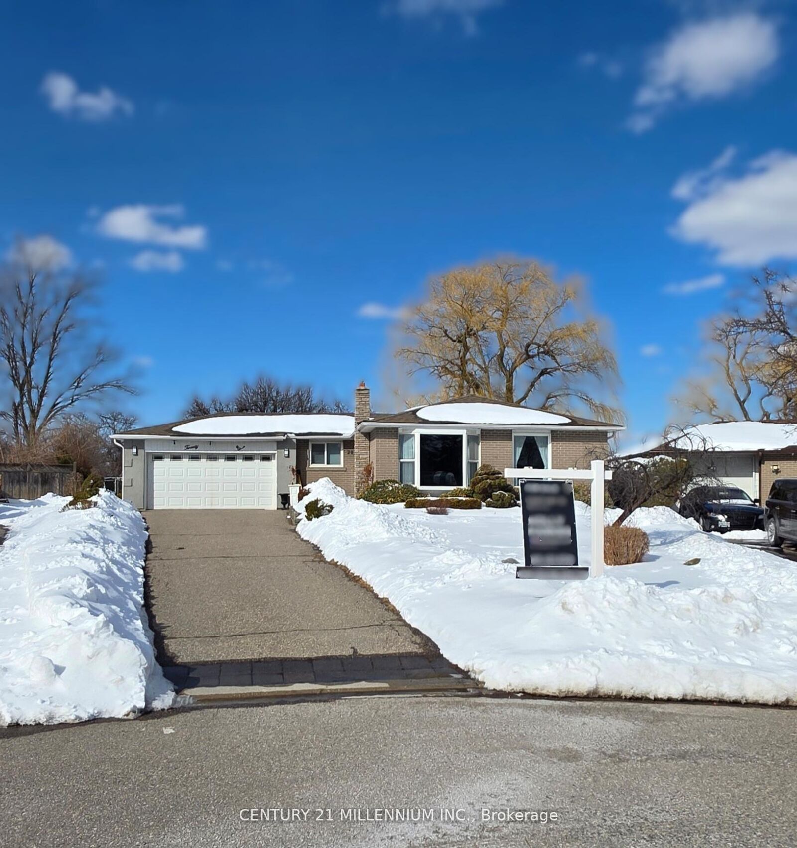 Property Photo:  20 Dunblaine Crescent  ON L6T 3H2 