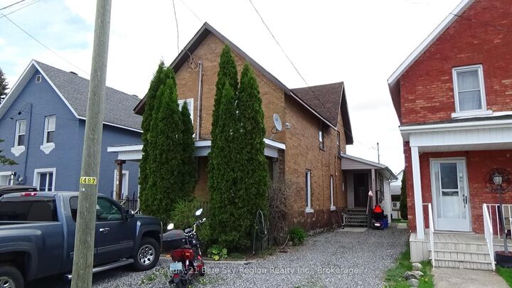 Photo de la propriété:  176 Church Street  ON P2B 1H5 