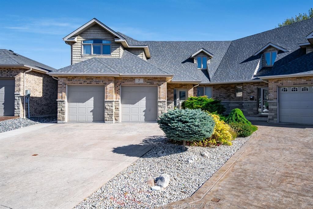 Property Photo:  7 Mettawas Lane  ON N9Y 0A2 