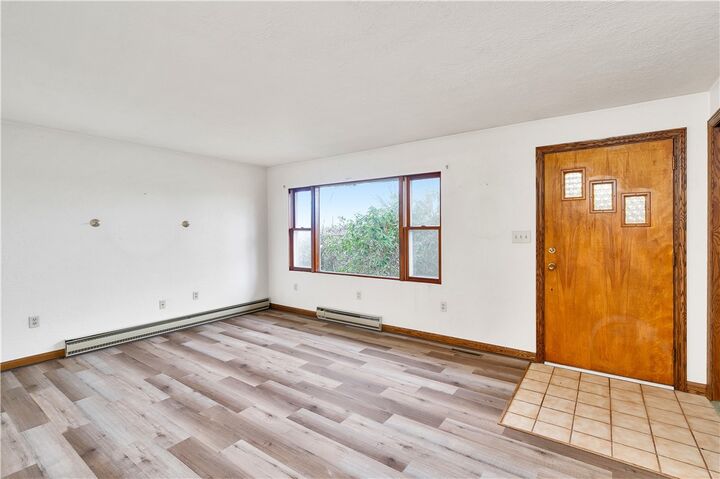 Property Photo:  120 Braethorn Dr  PA 16001 