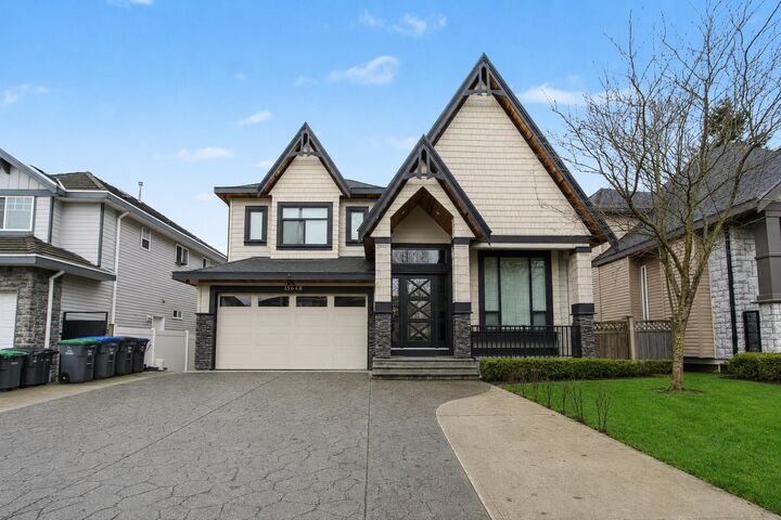 Photo de la propriété: 15648 82 Avenue BC V4N 0R8