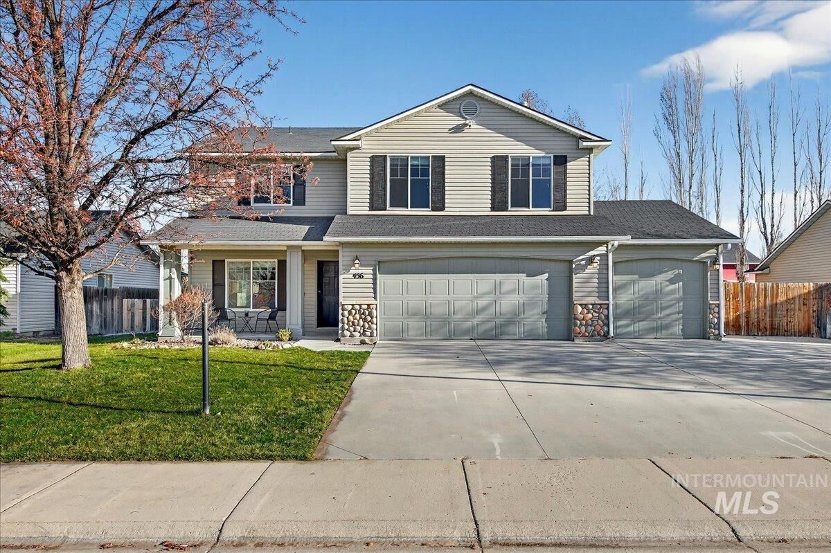 Property Photo:  456 E Chapparosa Dr  ID 83634 