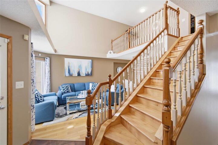 Property Photo:  144 Eaglemere Drive  MB R2K 4K9 