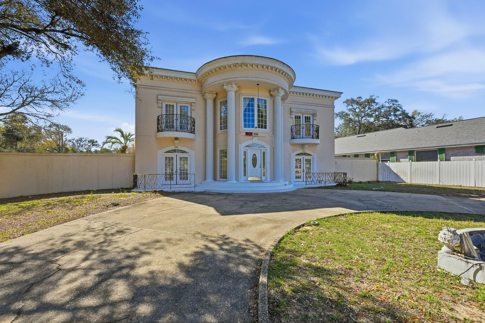 Property Photo:  588 Mooney Road  FL 32547 