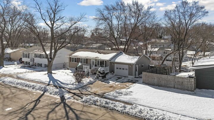 Property Photo:  309 Northbrook Drive  IA 52806 