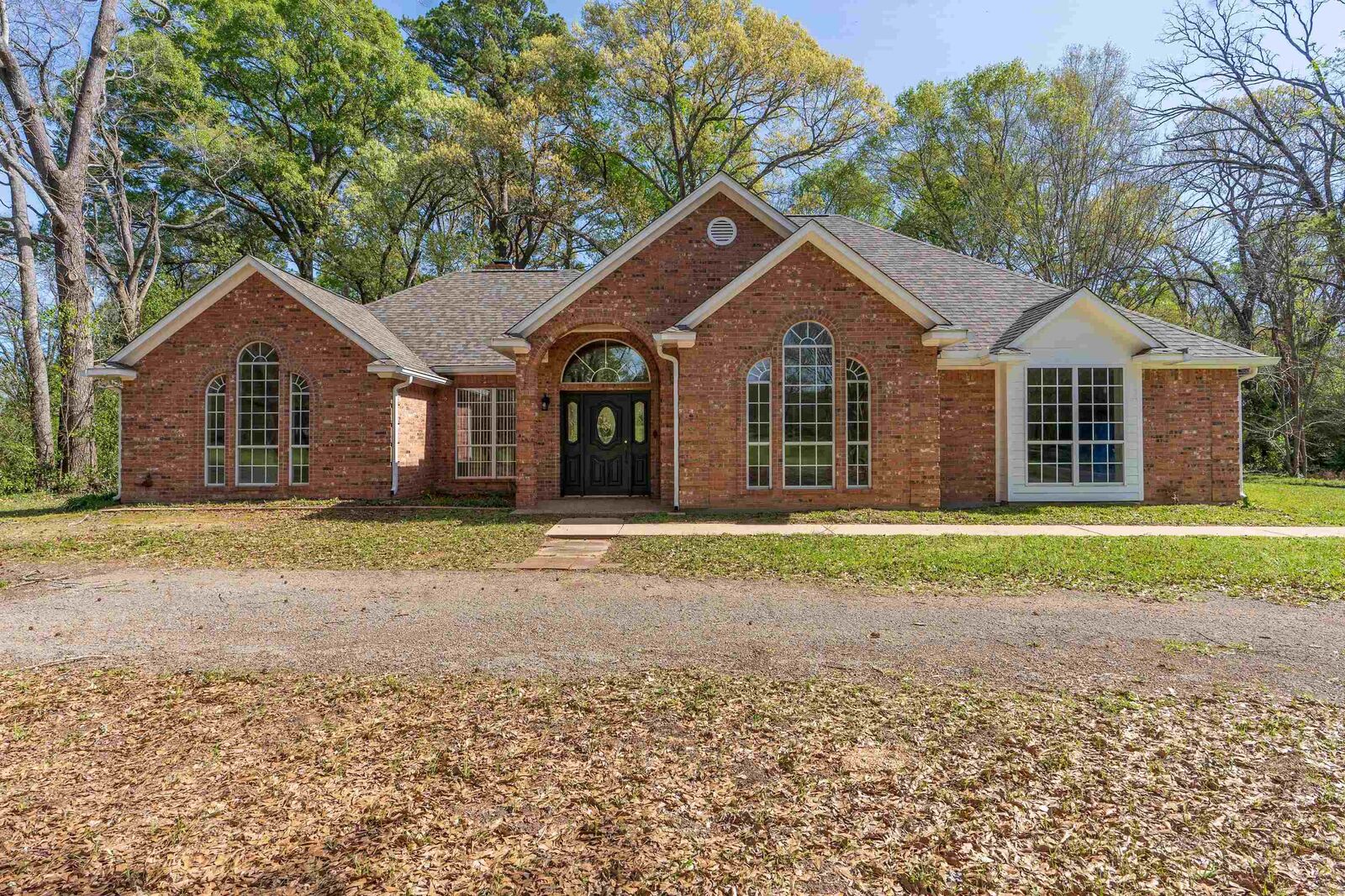 Property Photo: 13882 Meadow Ln TX 75762