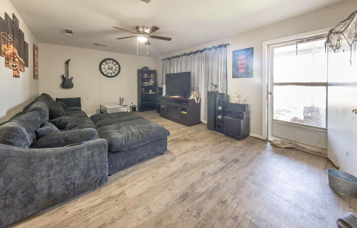 Property Photo:  1101 65th Street  TX 79412 