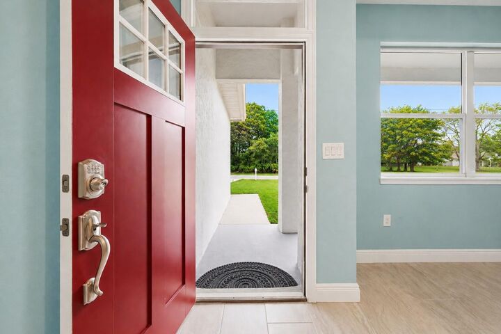 Property Photo: 2118 W Hampshire Boulevard FL 34434