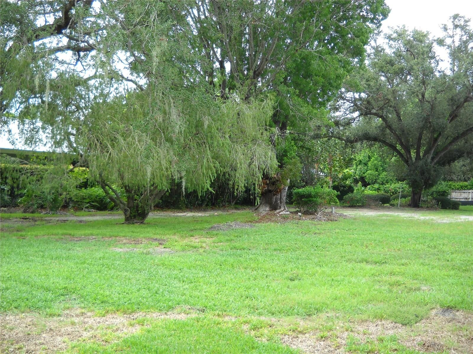 Property Photo: 1749 Cherokee Drive FL 34239