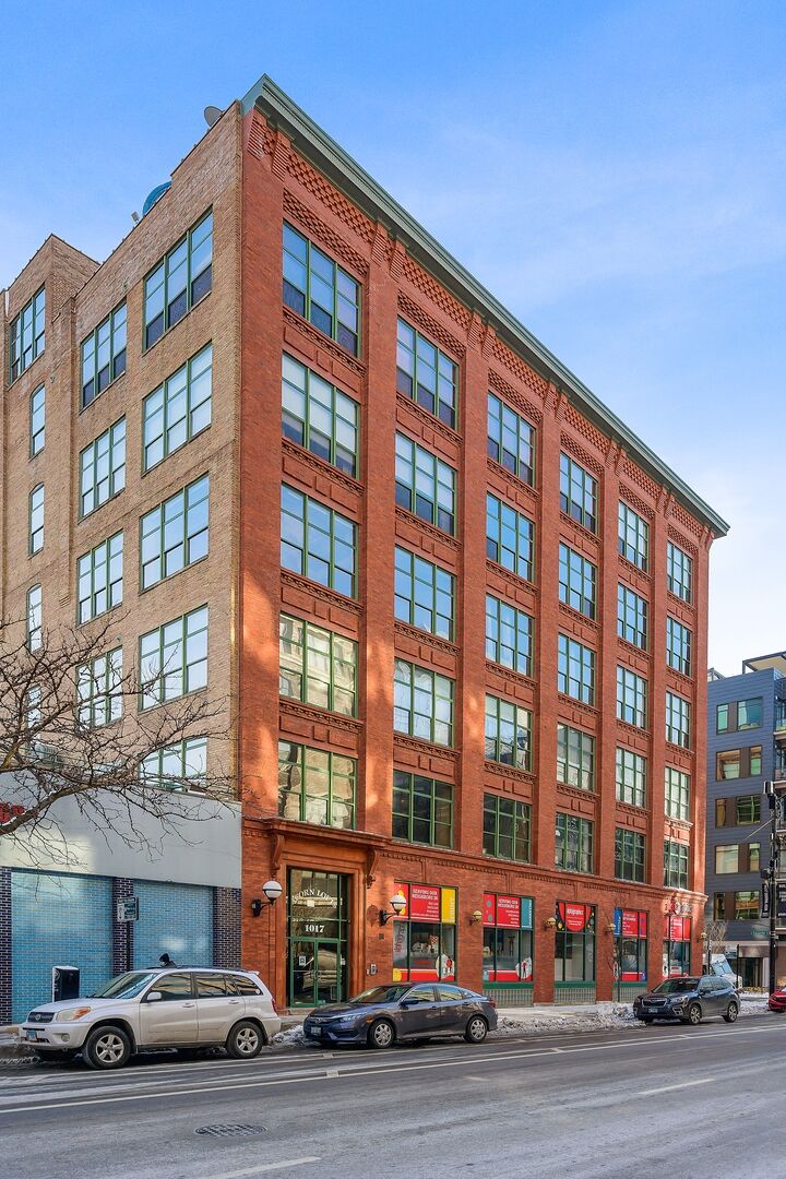 Property Photo: 1017 W Washington Boulevard 3E IL 60607