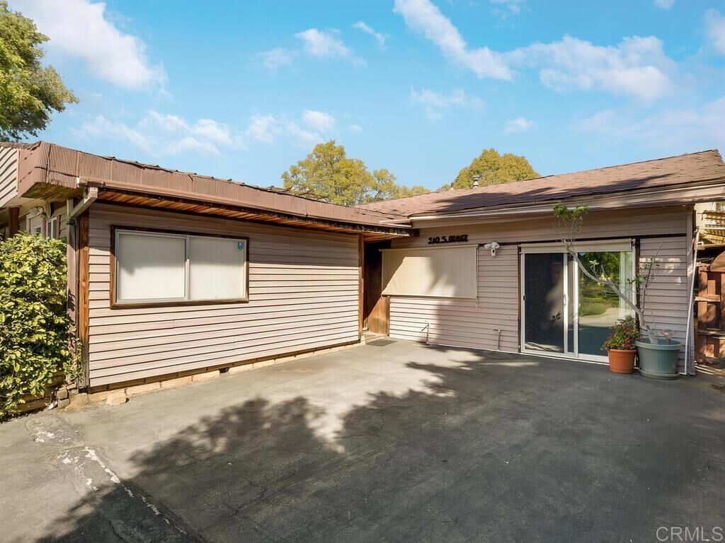 Property Photo:  210 S. Orange  CA 92028 