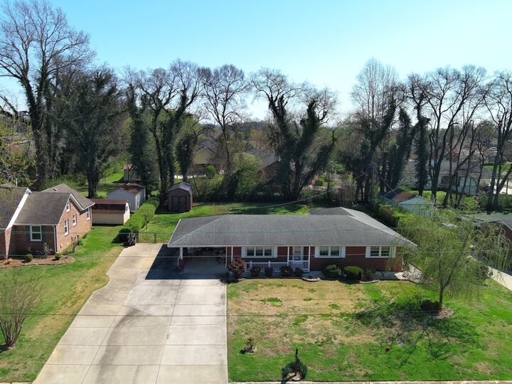 Property Photo: 426 Dow Drive TN 37160