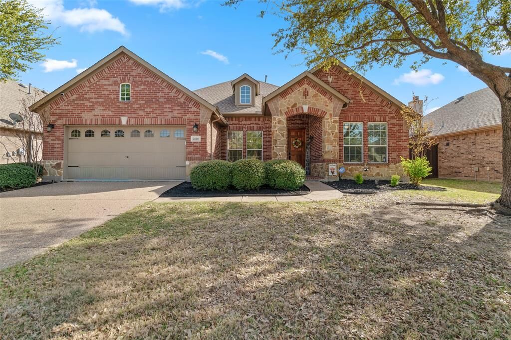 Property Photo: 2640 Greyhawk Drive TX 75068