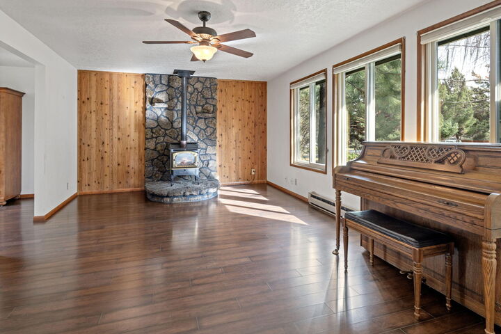 Property Photo:  21060 Woodhaven Avenue  OR 97702 