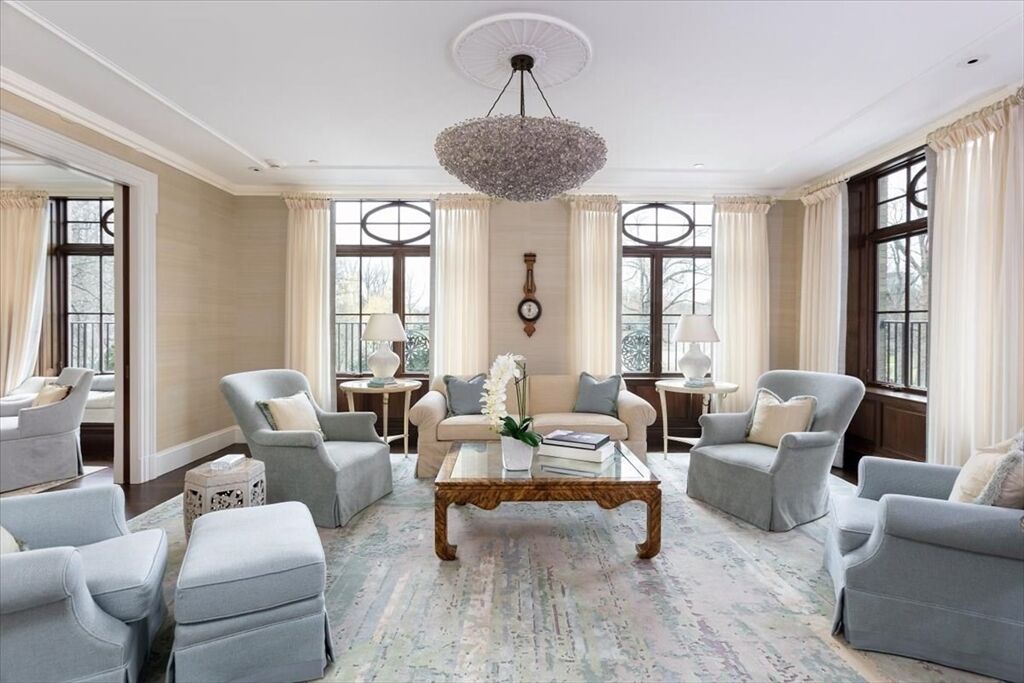 Property Photo:  250 Boylston St 2A  MA 02116 