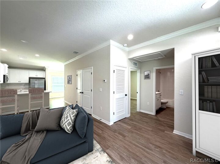 Property Photo:  936 S Apopka Avenue  FL 34452 