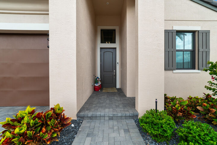 Property Photo:  2801 SE Ashfield Drive  FL 34984 