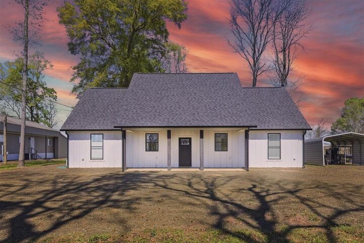 Property Photo:  210 Copper Court  LA 71486 