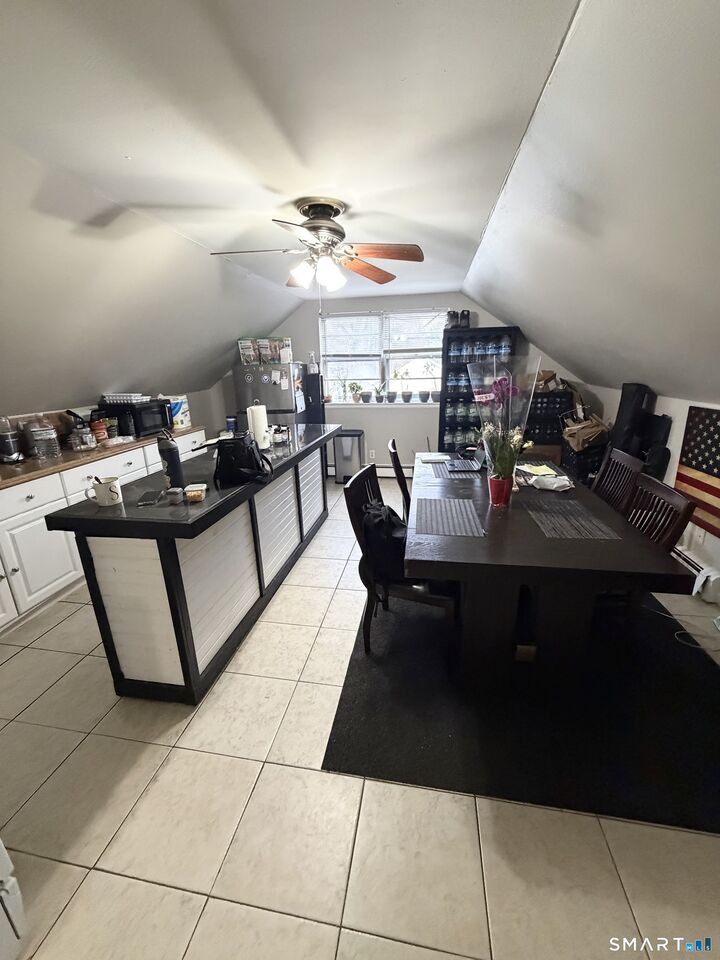 Property Photo: 100 Upton Street 5 CT 06051