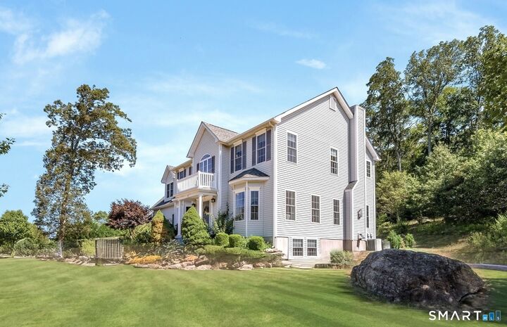 Property Photo:  98 Arbor Crossing  CT 06333 