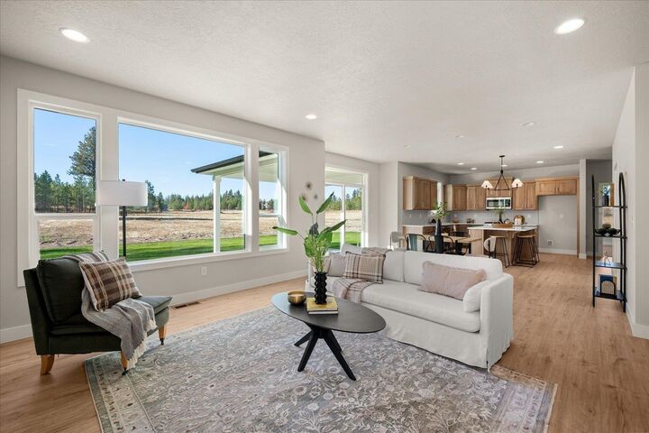 Property Photo:  101 S Dover Rd  WA 99022 