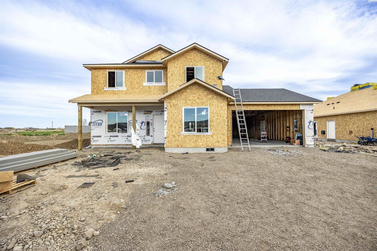 Property Photo:  215 Packer St  WA 99350 