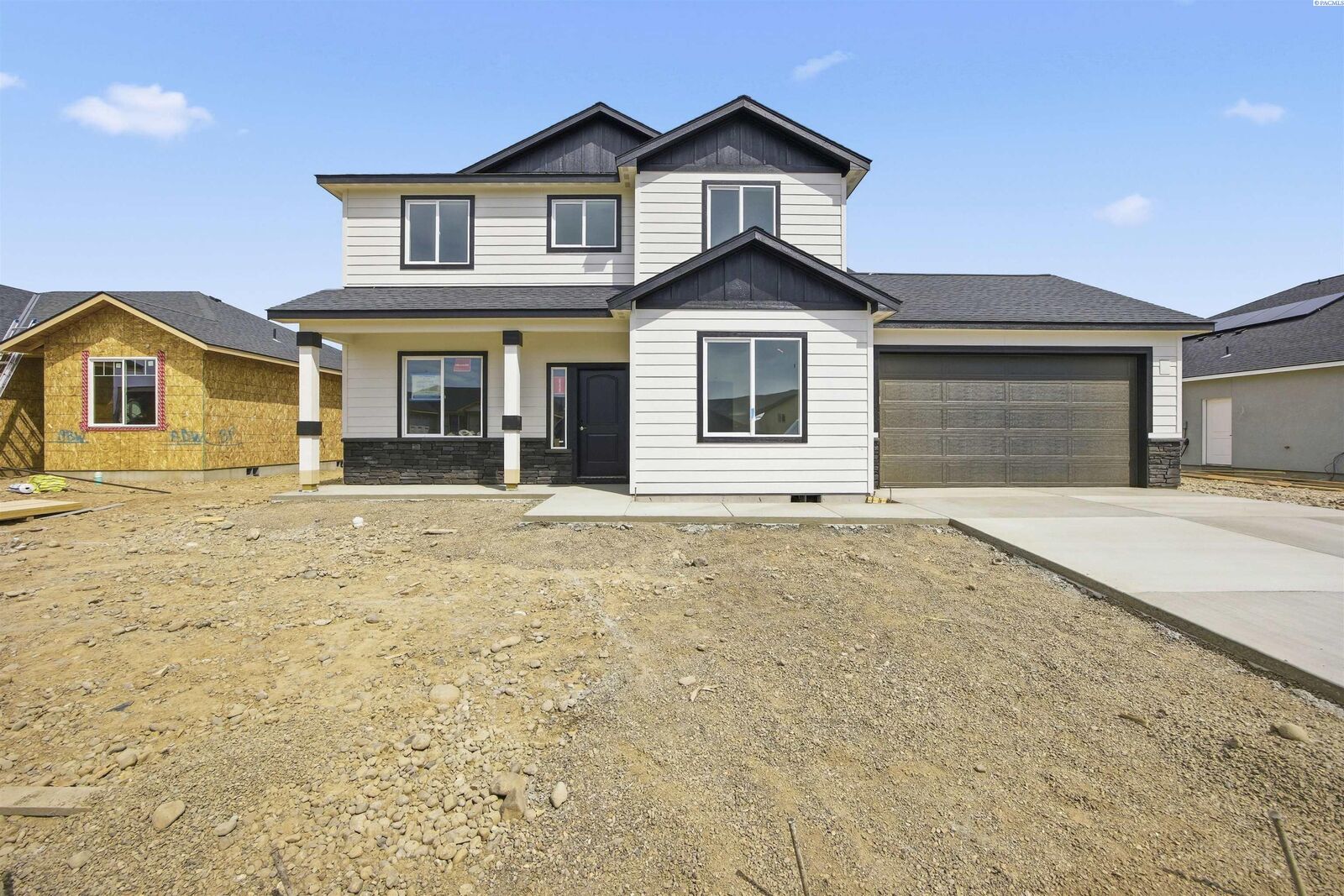 Property Photo:  215 Packer St  WA 99350 
