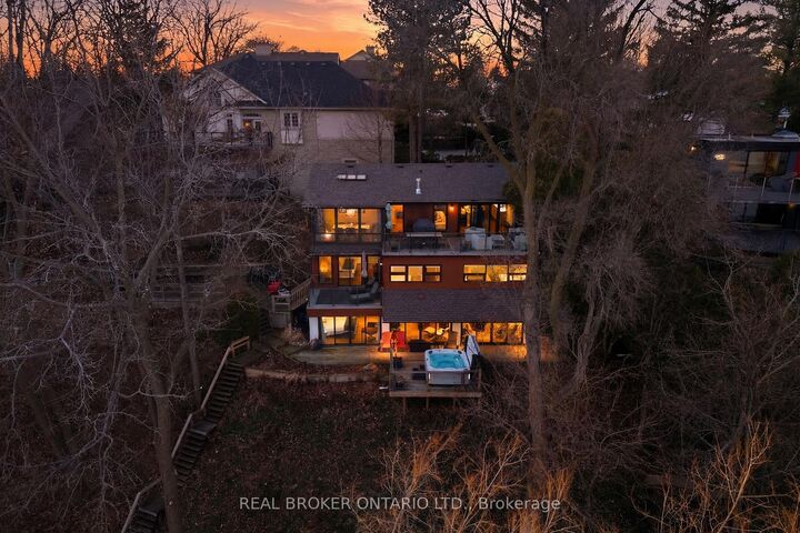 Property Photo:  868 Danforth Place  ON L7T 1S2 