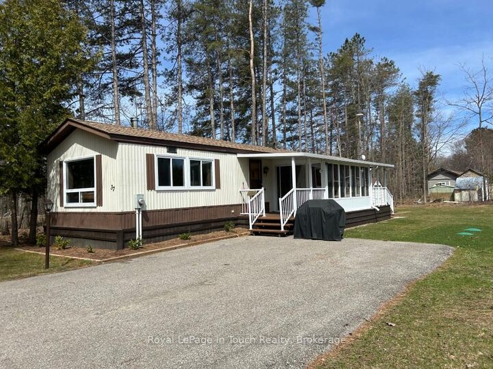 5263 Elliott Side Road 37 — photo 1