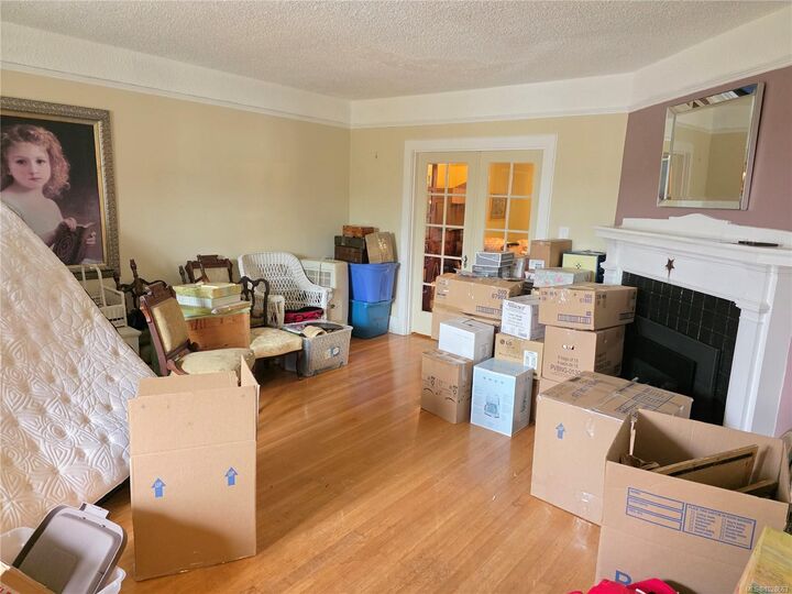 Property Photo:  3039 5th Ave  BC V9Y 2E4 