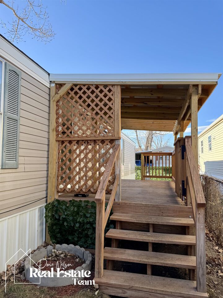 Property Photo:  2112 E 1st Lane  WY 82609 