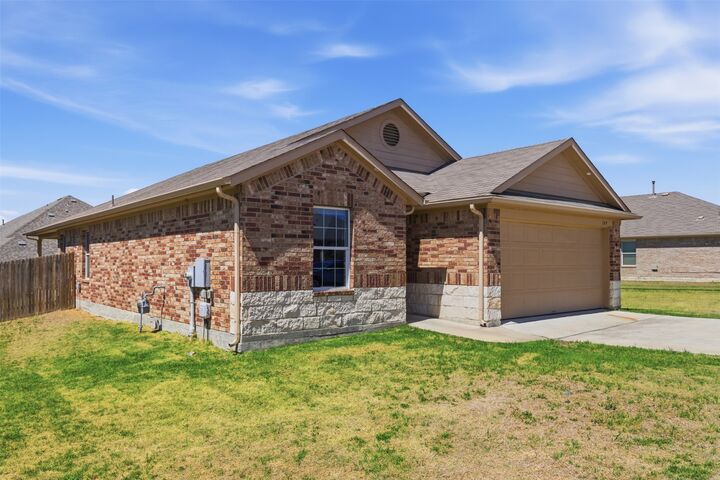 Property Photo: 149 Dusky Thrush Drive TX 78640