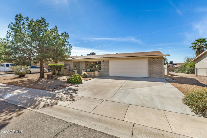 Property Photo:  1745 W 13th Avenue  AZ 85120 