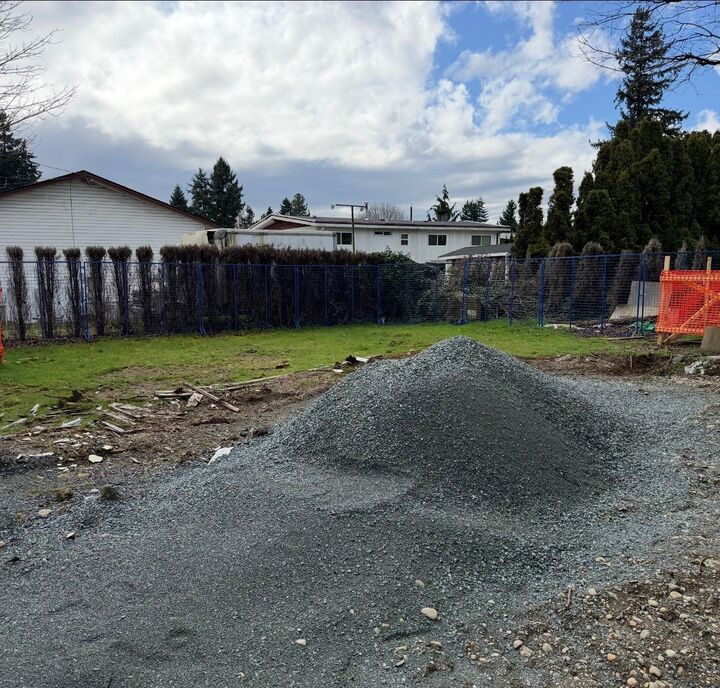 Property Photo: 2285 Meadows Street BC V2T 3A7