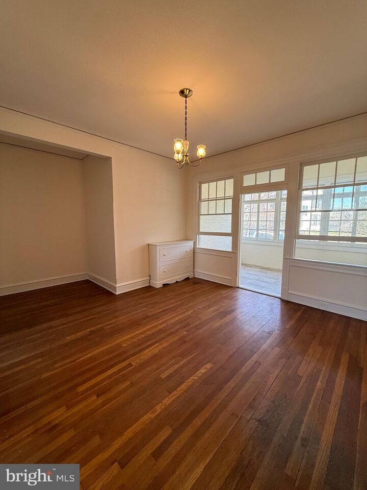 Property Photo:  700 Prince Edward Street 2  VA 22401 