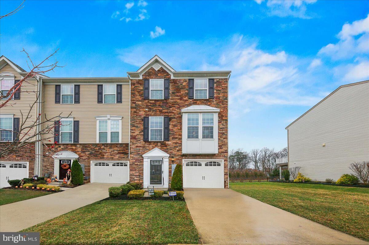 Property Photo:  56 Village Green Lane  NJ 08081 