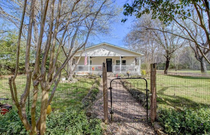 Property Photo:  16601 West Road  AR 72135 