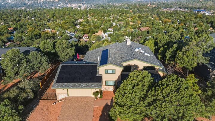 Property Photo: 1002 N Hillcrest Drive AZ 85541