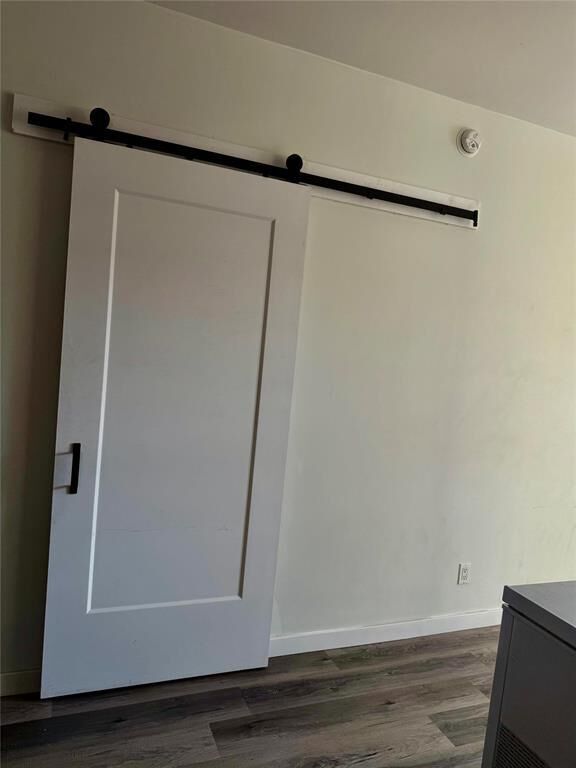 Property Photo:  651 Flora Avenue  MB R2W 2S4 