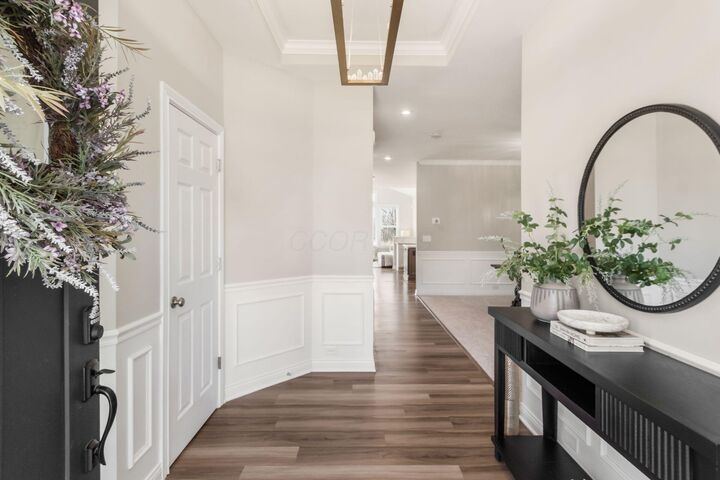 Property Photo:  239 Harness Way  OH 43015 