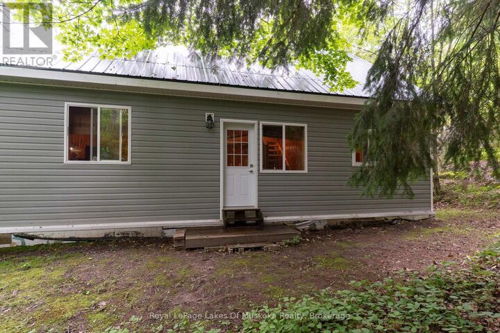 Property Photo: 2709 Muskoka District 118 Road West ON P0B 1J0