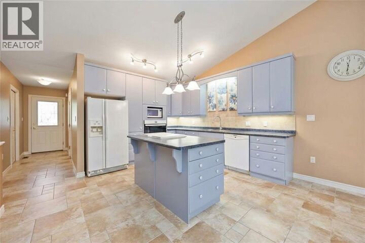 Property Photo:  207 Cassandra Boulevard  ON N7S 0A3 