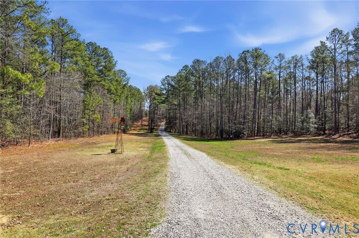 Property Photo: 12418 Nash Road VA 23838