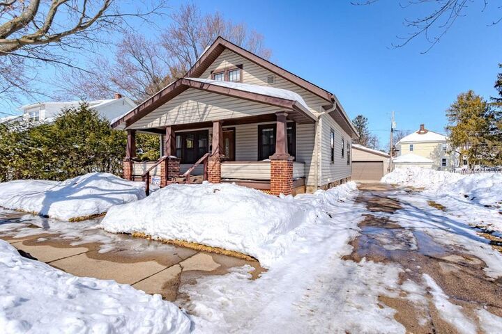 Property Photo:  620 Dekalb Street 624 Dekalb St (Vacan  WI 54403 