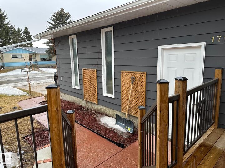 Property Photo:  171 Willow Drive  AB T9A 2V3 