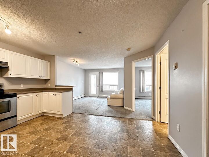 Property Photo: 7331 South Terwillegar Drive NW 6315 AB T6R 0L9