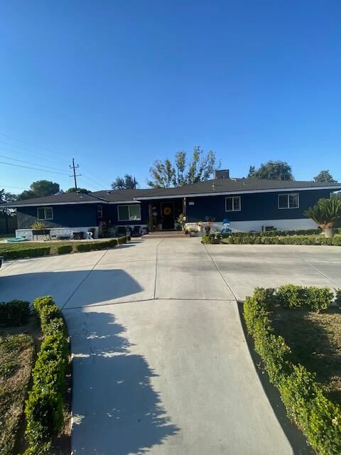 Property Photo:  1248 W Alamos Avenue  CA 93705 