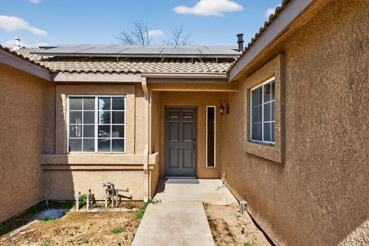 Property Photo:  5427 N State Street  CA 93722 