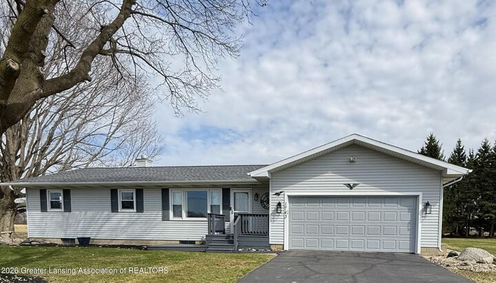 Property Photo: 1743 Brookfield Road MI 48813